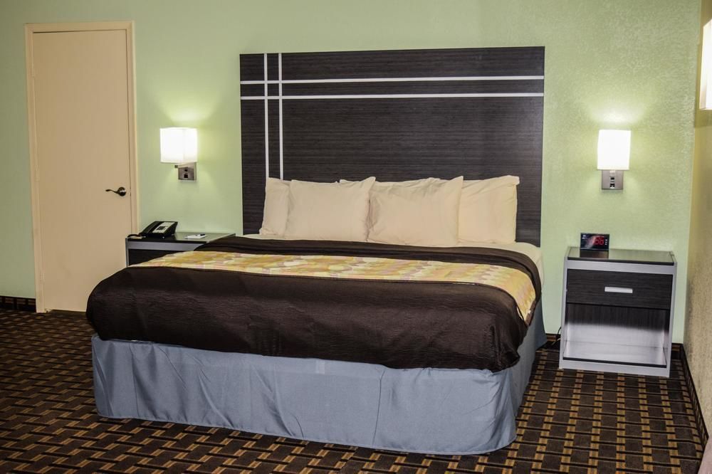 Western Coachlight Motel