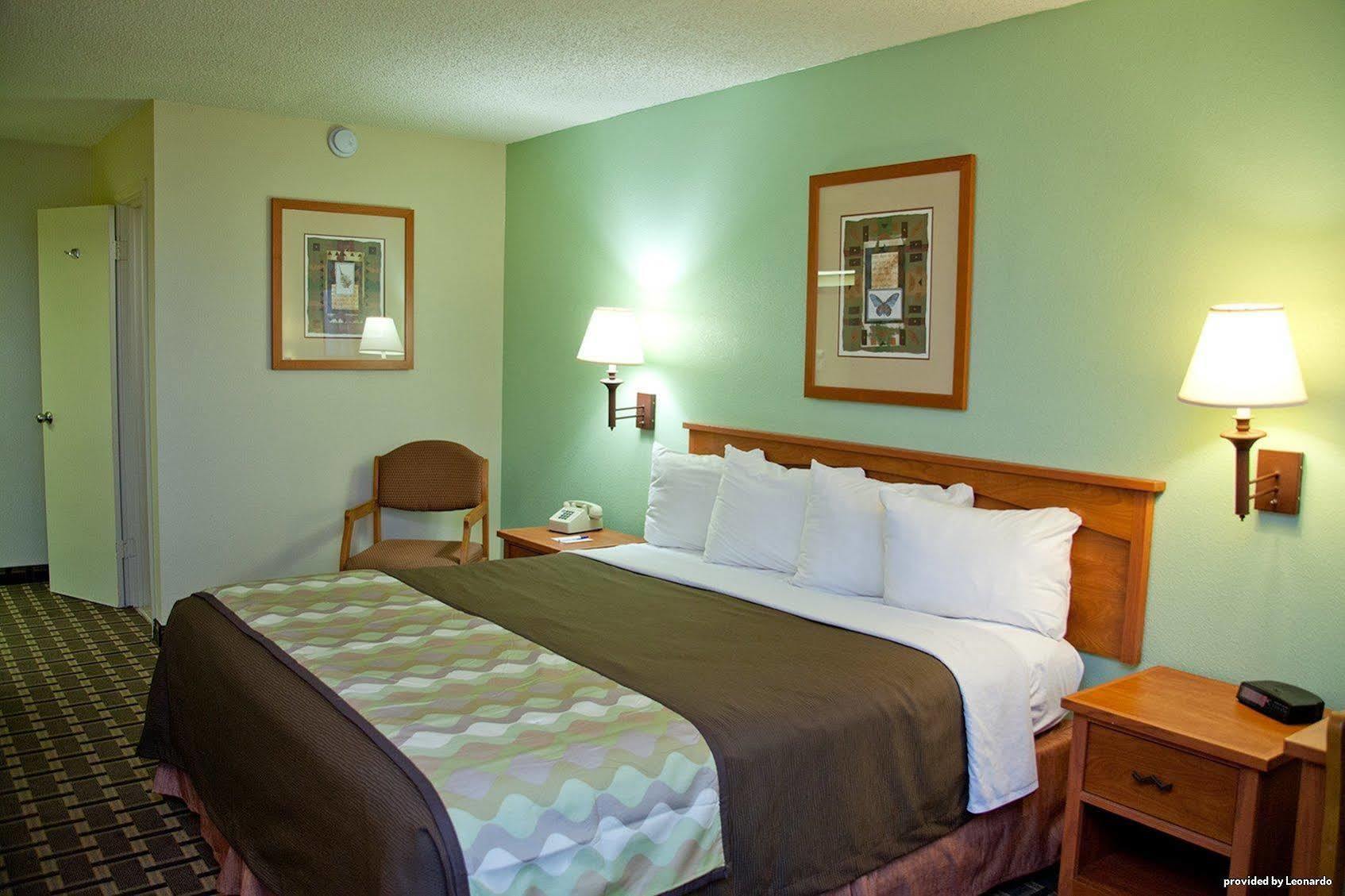 Western Coachlight Motel 3*